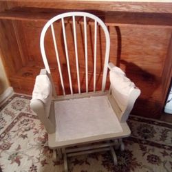 Wooden Glider Without Pillows 
