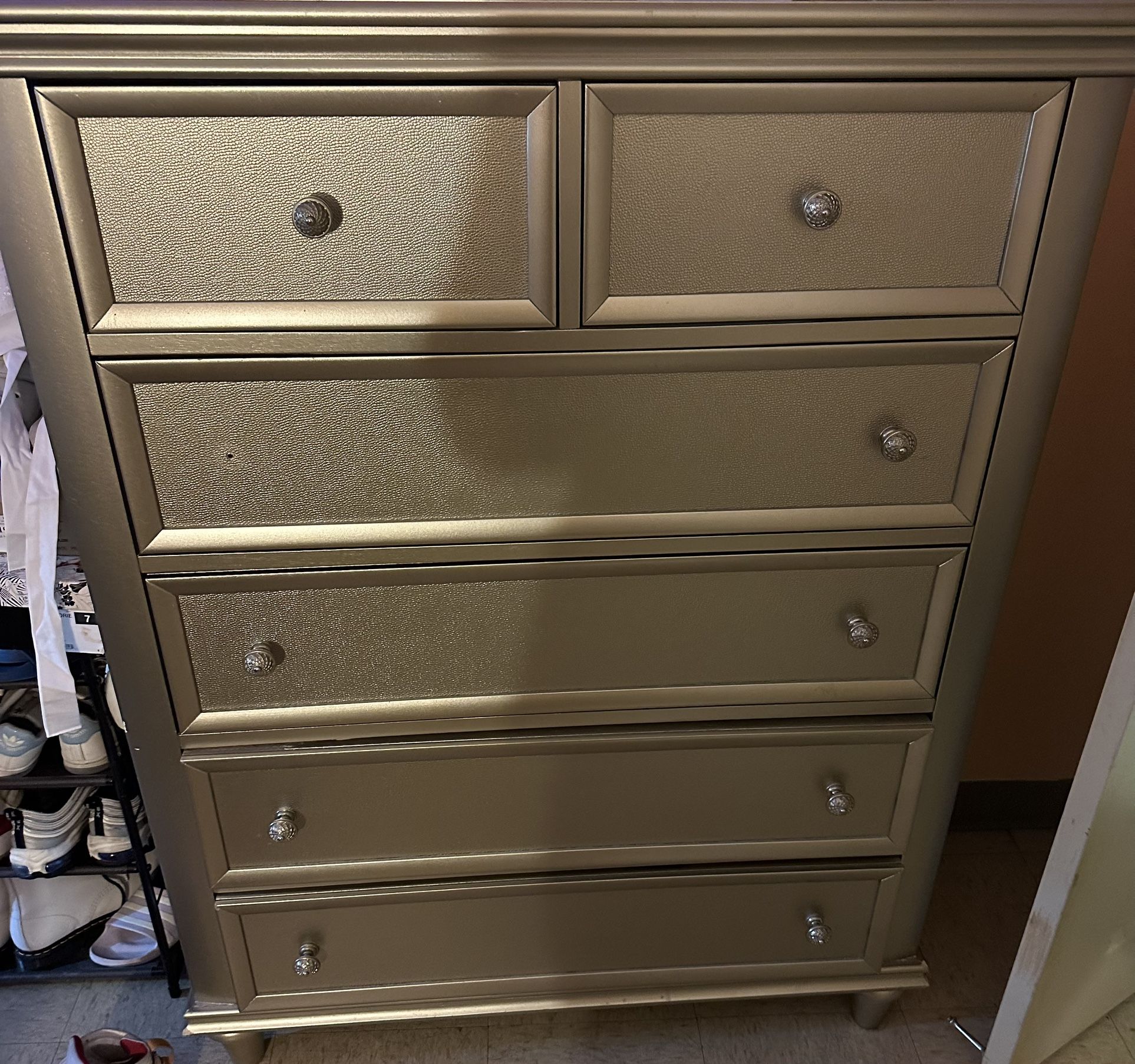 Dresser