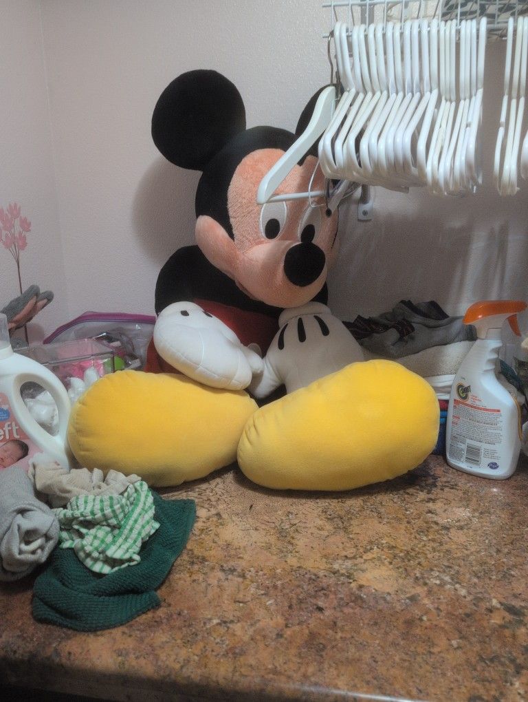 2003 Giant Mickey Mouse Plushie 4 Ft Excellent Condition