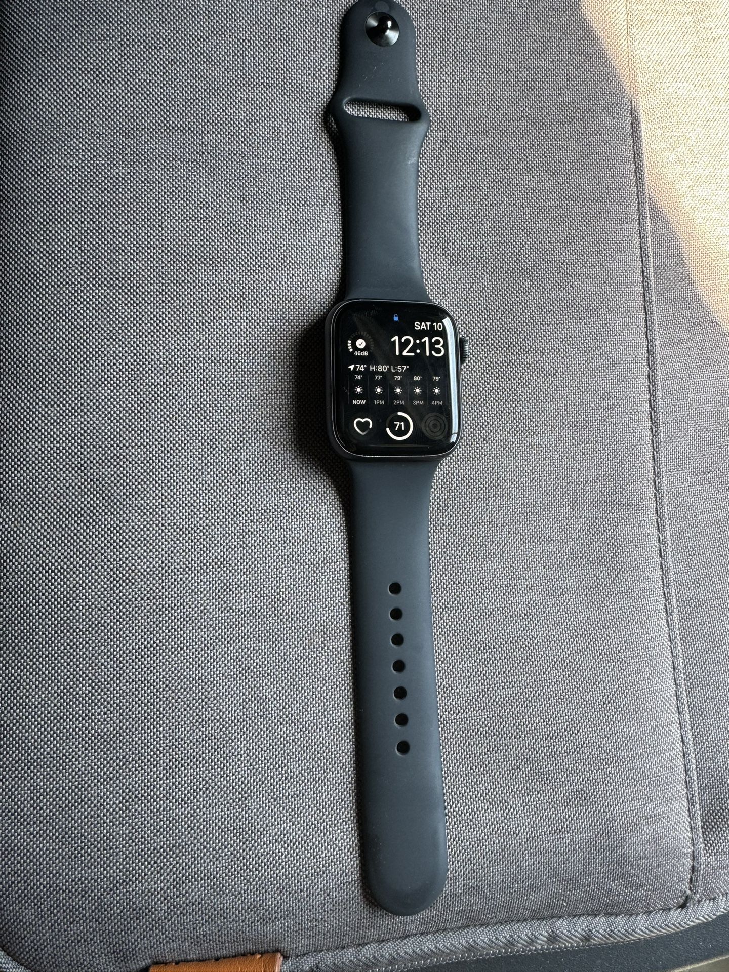 Apple Watch Series 5 GPS 44mm Space Gray with Loop for Sale in Fremont CA OfferUp
