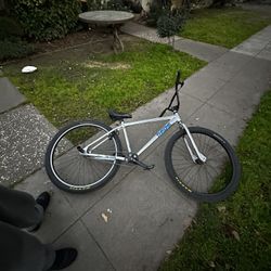 Throne 29 Inch The Goon