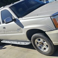 05 Escalade ar Parts Parting Out