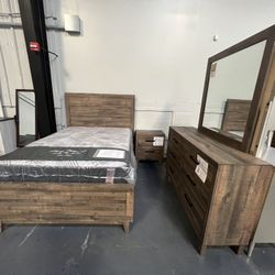 4pc Full Sized Bed Set