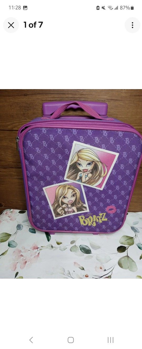 VTG BRATZ Authentic Rolling Doll N' Luggage - Holds 6 Dolls, Purple, Cloe