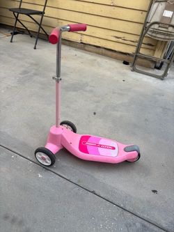 Radio Flyer Pink Kids 3-Wheel Scooter
