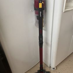 Shark Vacuum. Wirless. Works On Charging 