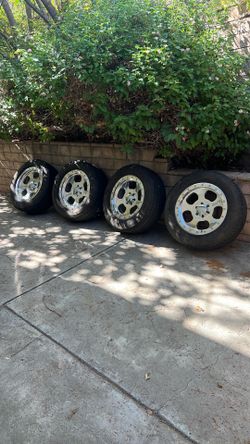 20 inch Mikey Thompson simulated beadlocks weels