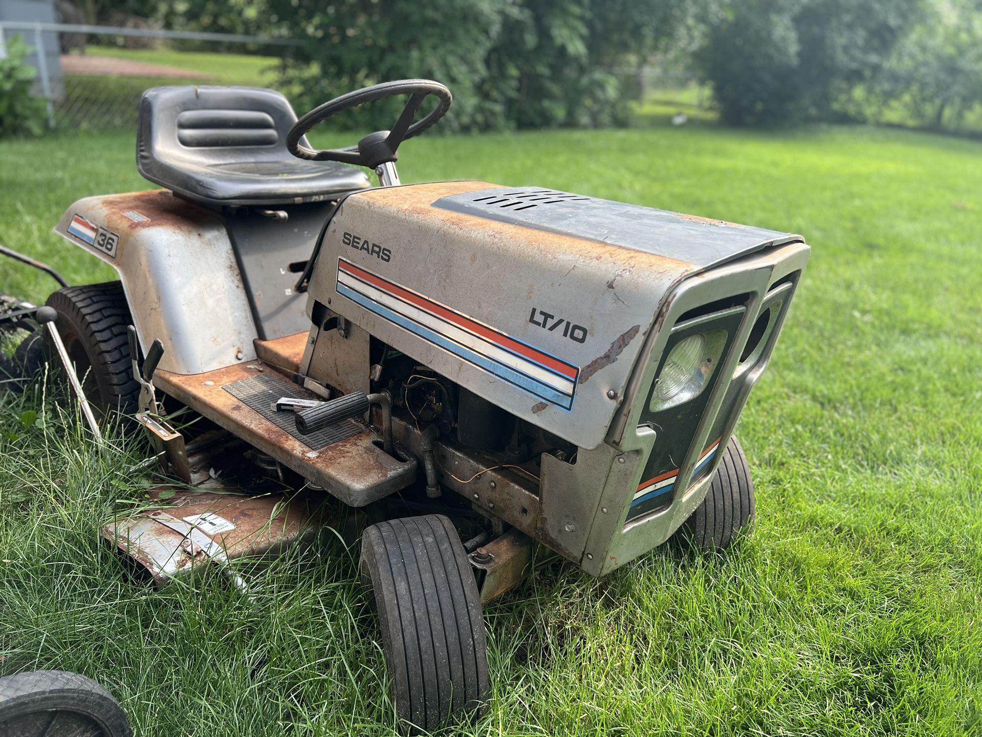 Sears Murray LT/10 Lawn Tractor (contact info removed)1