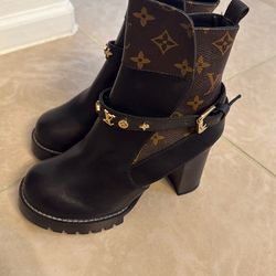 Boots L. V.  Brand New Size 40
