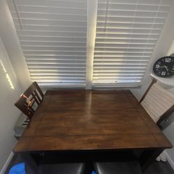 Kitchen Table + 4 Chairs 