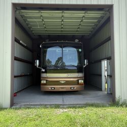 RV Fleetwood Discovery 