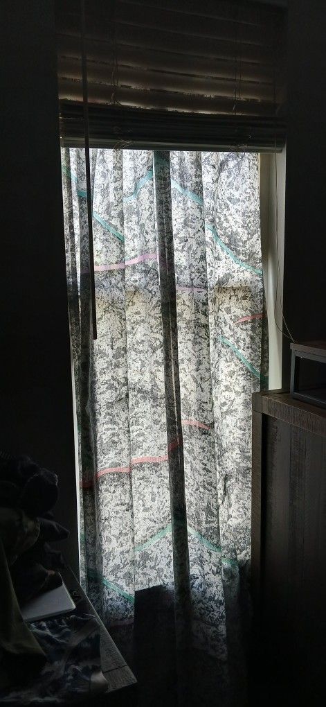 Matching Curtains, Valence Curtains, Pillow Cases, Queen Size Comforter