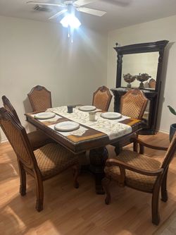 Dinner set table with extension and 6 chairs