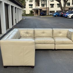 Sofa/Couch Sectional - Macy’s - Leather - Delivery Available 🚛