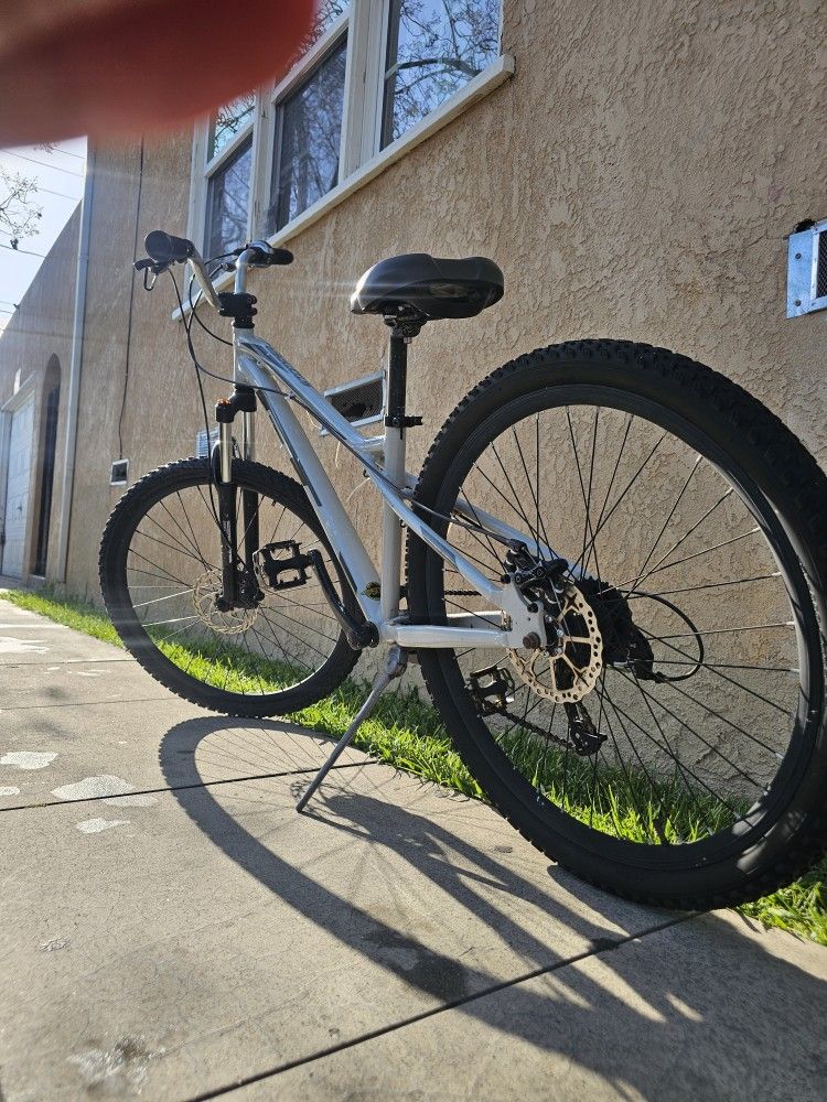 GT Stomper 26 Inch Gear Bicycle $220