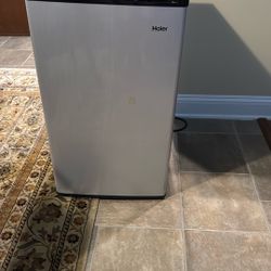 Haier Mini Fridge