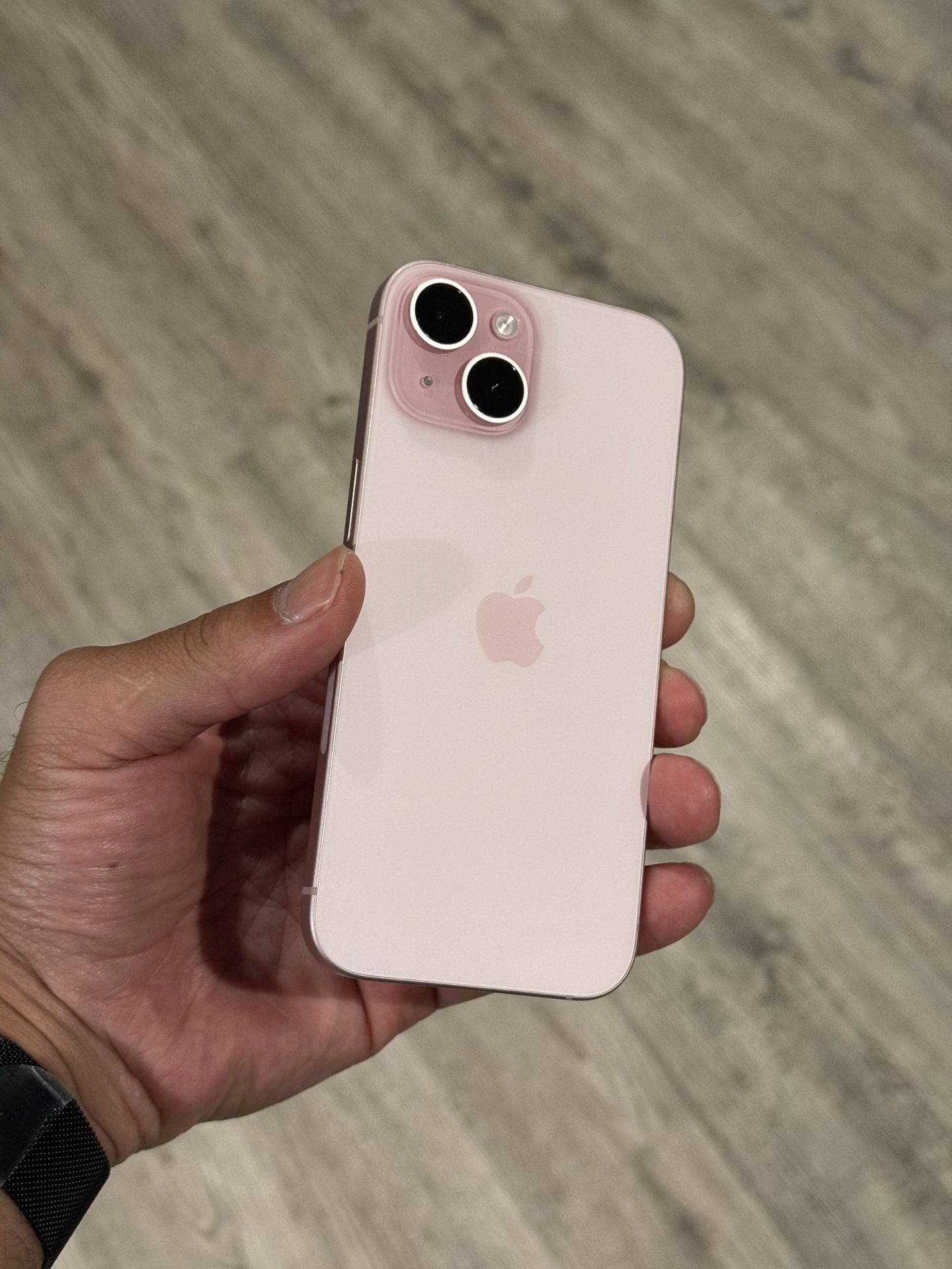 iPhone 15 UNLOCKED - 128GB- Pink