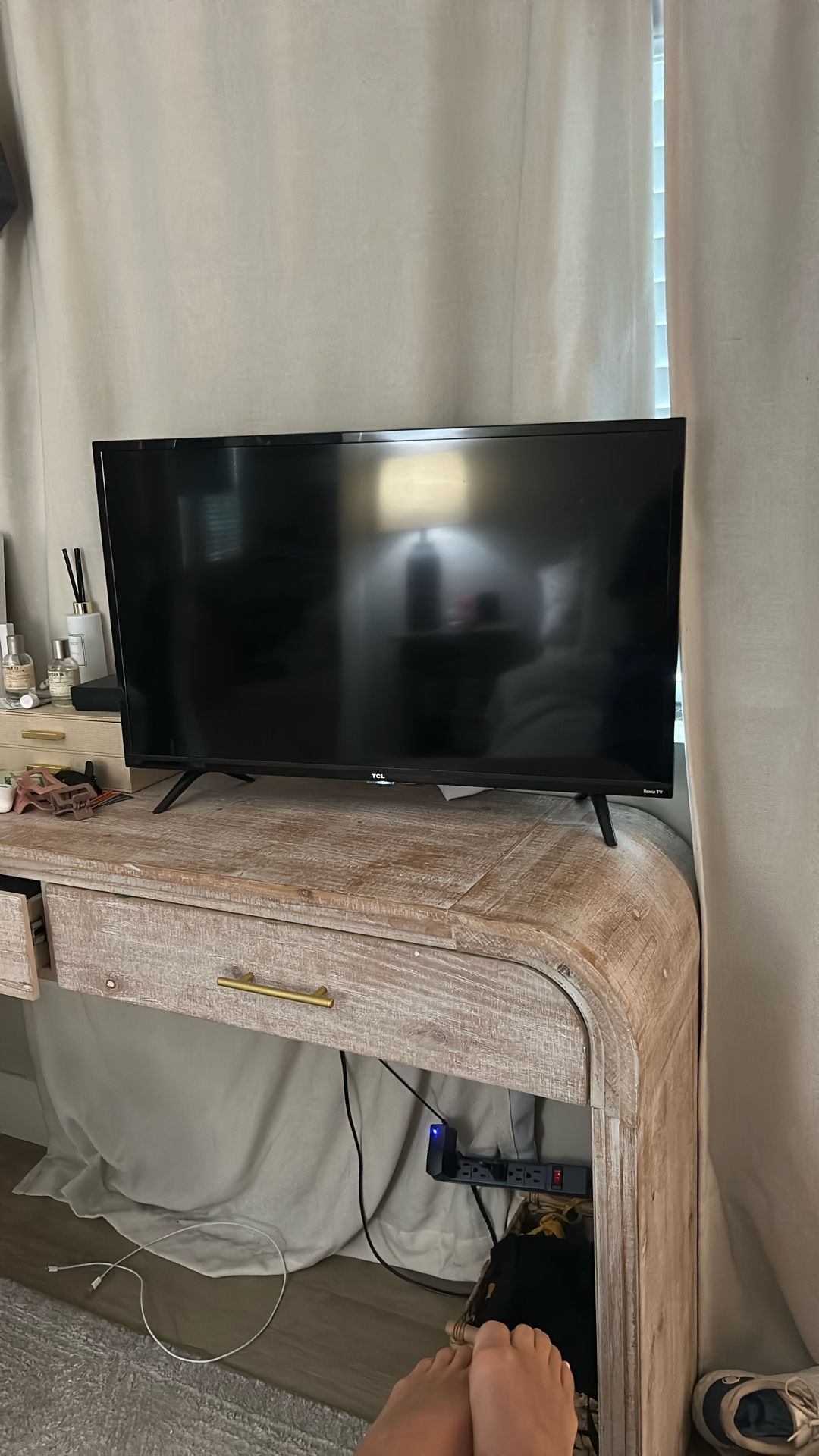 32 Inch TCL Roku TV