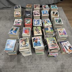 Lots Of Vintage Baseball Card Collection