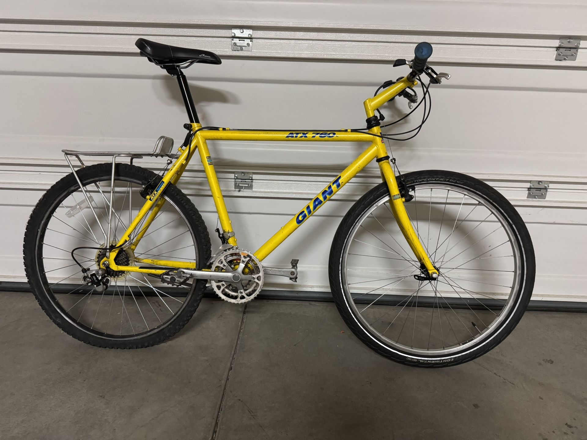 Giant ATX 760 Mountain Bike