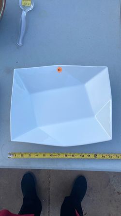 3 serving platters