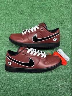 NIKE SB LOW LIMOUSINE SKATEBOARD SIZE 10