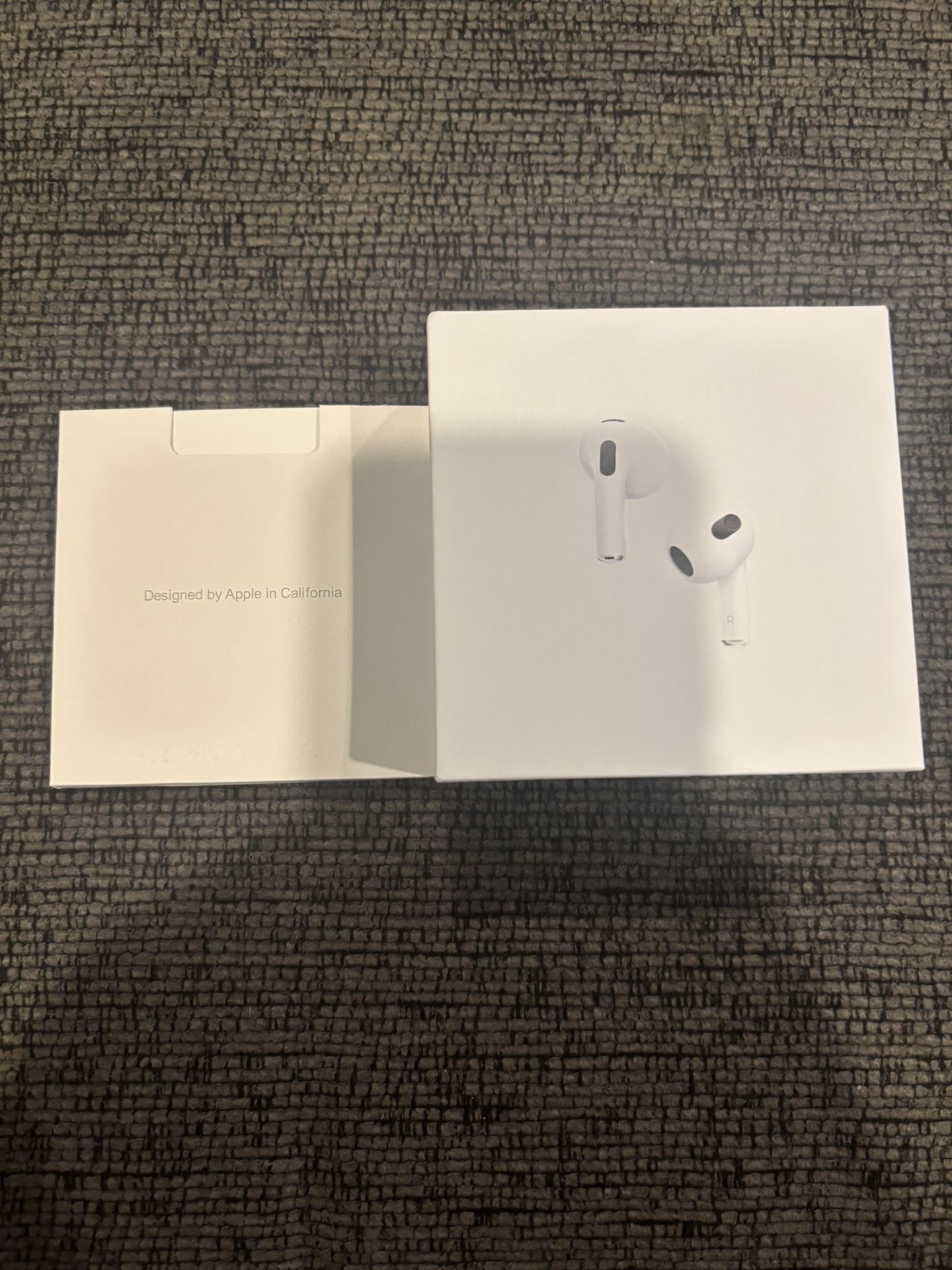 Apple airpods 3rd generation charging case