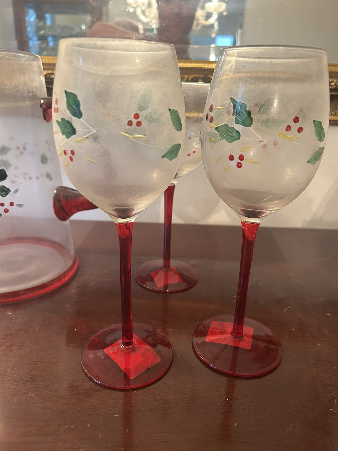 Christmas Pitcher And 7 Glasses