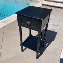End Table With USB Port