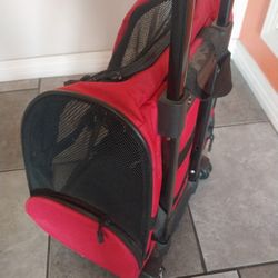 SMALL PET CARRIER ON WHEELS