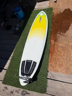 NSP 7’2” Surfboard w/ Fins & Leash