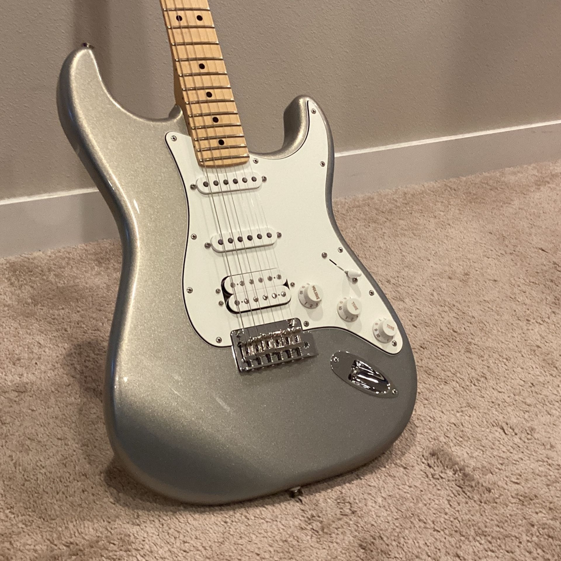 Fender HSS Player Silver Stratocaster - 2022 $600 OBO