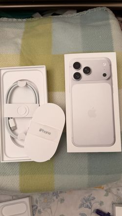 IPHONE 17 PRO MAX (Locked Verizon)