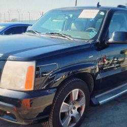 Parts 2006 Cadillac Escalade Parting Out  MOTOR NO TRANSMISSION 