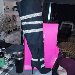 Shoedazzle Thigh High Eith Foot Side Zipper Suede.  Size 8.5