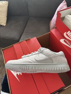 SIZE 10 Nike Dunk SE Low'Wolf Grey'