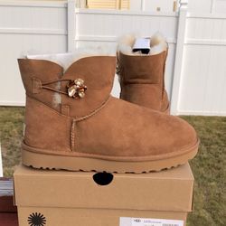UGG mini Bailey button Gem