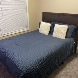 Queen bed set (Without Mattress) 