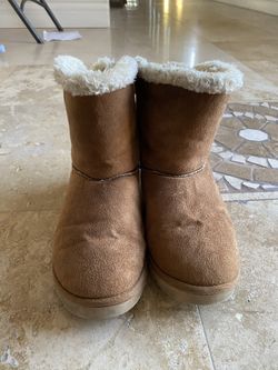 Light brown ugg boots
