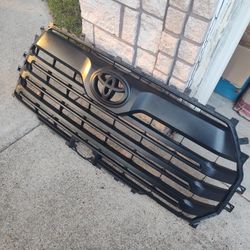 Tundra 22-24 Grill Toyota Original 