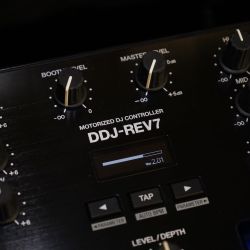Pioneer DDJ-REV7