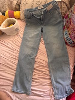 Hollister women’s straight jeans size 32