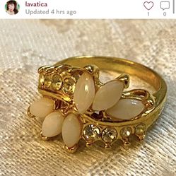 Marquee cut faux opals twist ring estimated size 7.25 # 0984 excellent condition.   #faux #costume #ring