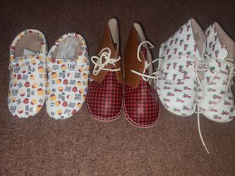 Boys 5/6 Monkey Feet Shoes