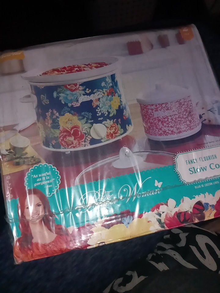 2  Pioneer Woman Crock Pots