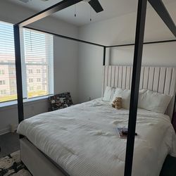 Canopy Bed ( with mattress)