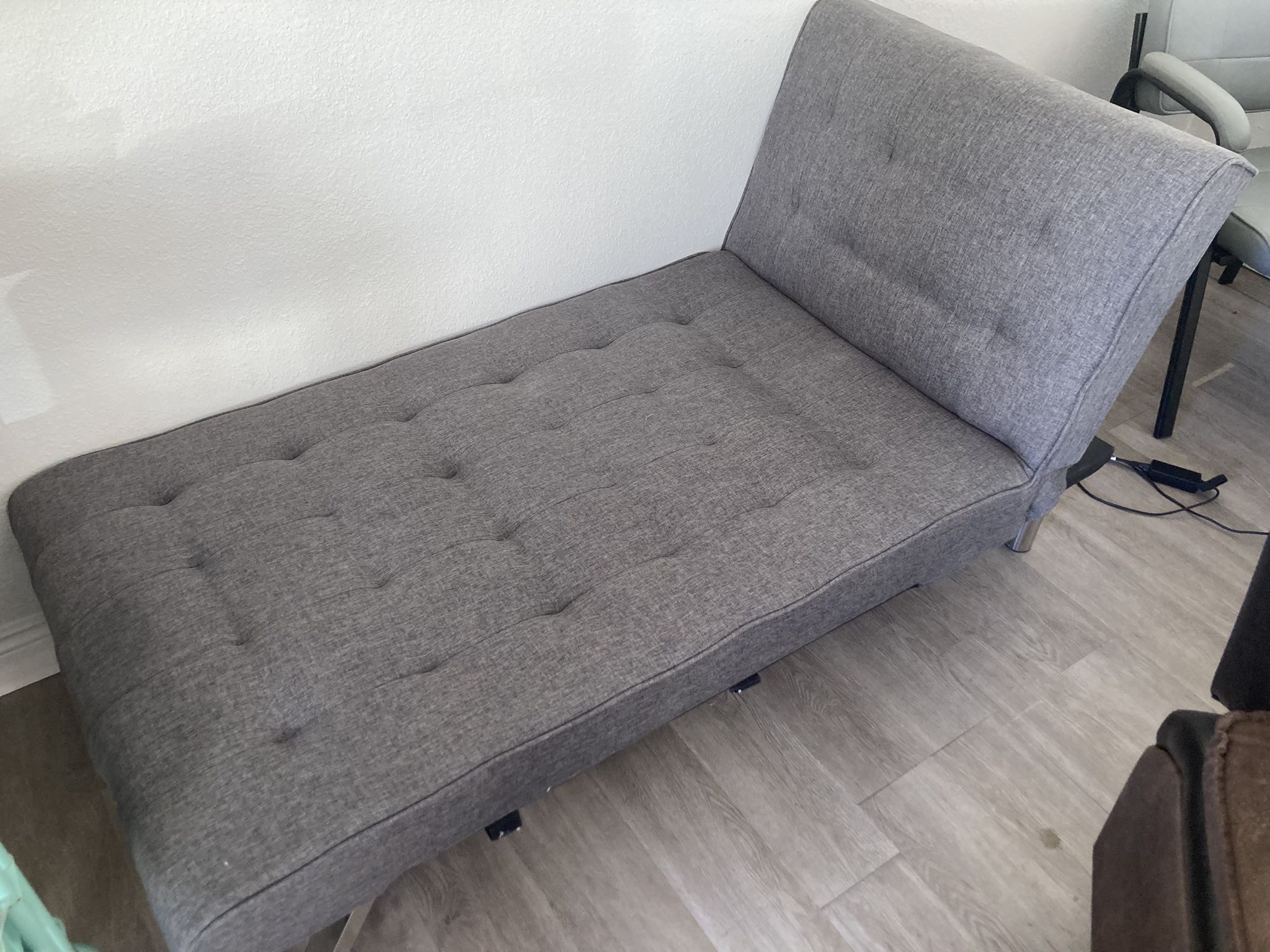 Elvia Grey Chaise Lounger