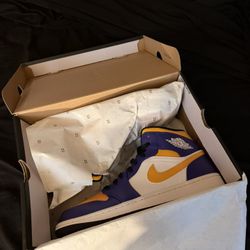 Jordan 1 Mid
