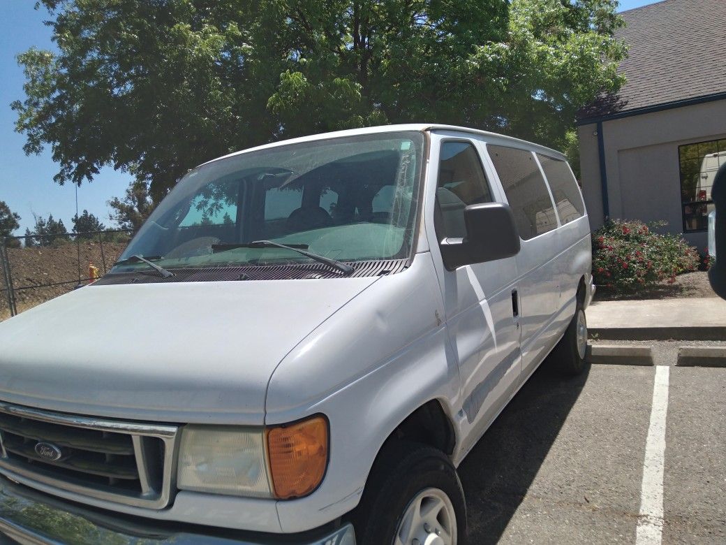 2006 Ford E-350