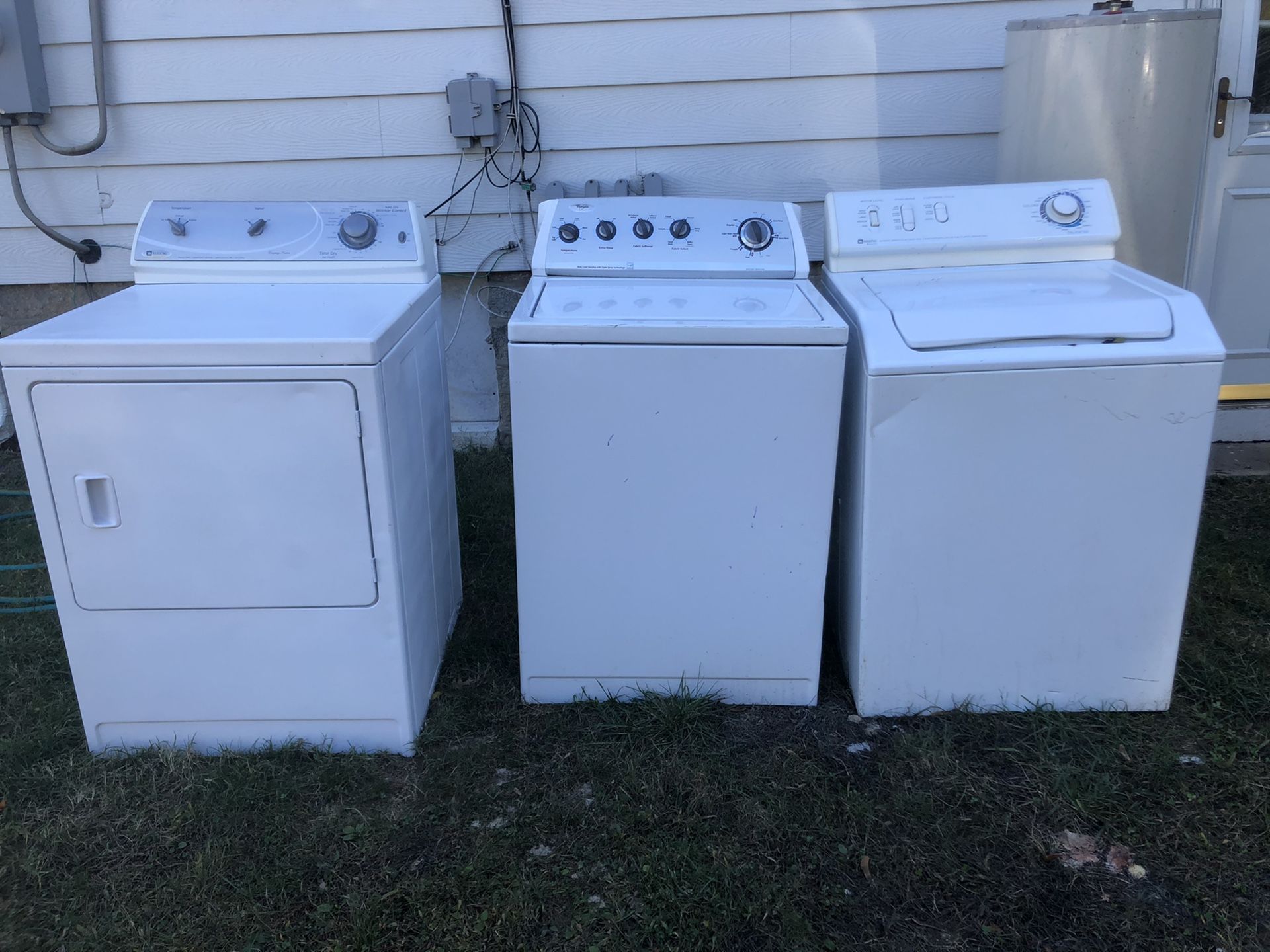 Laundry 2 washer And 1 one dryer ASP NEED GONE FAST